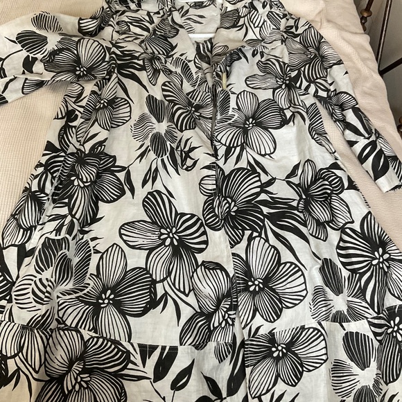 Louben Jackets & Blazers - Louben linen coat or jacket. Size 8